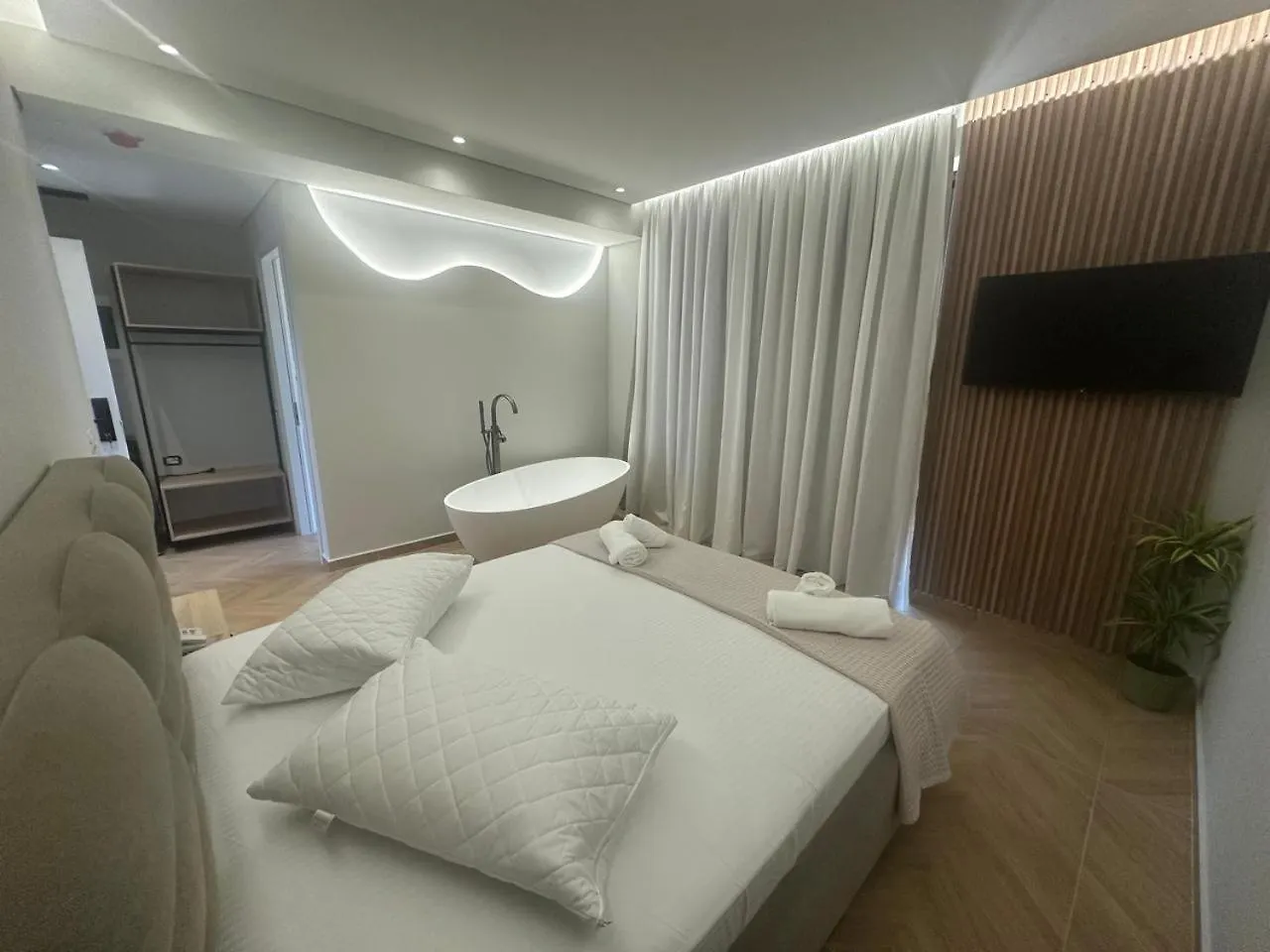 Hotel Parid Ksamil 4*,
