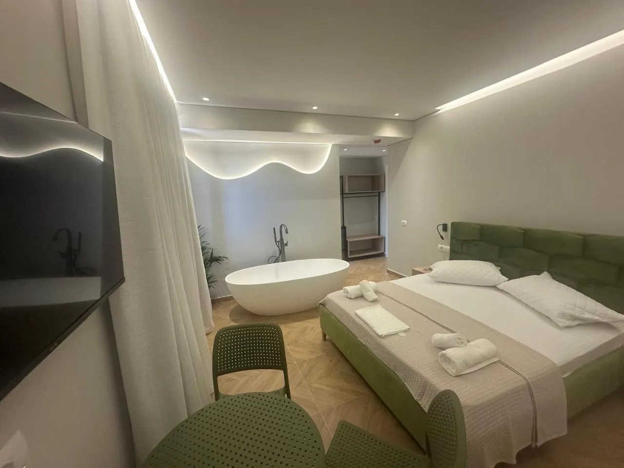 ****  Hotel Parid Ksamil Albania