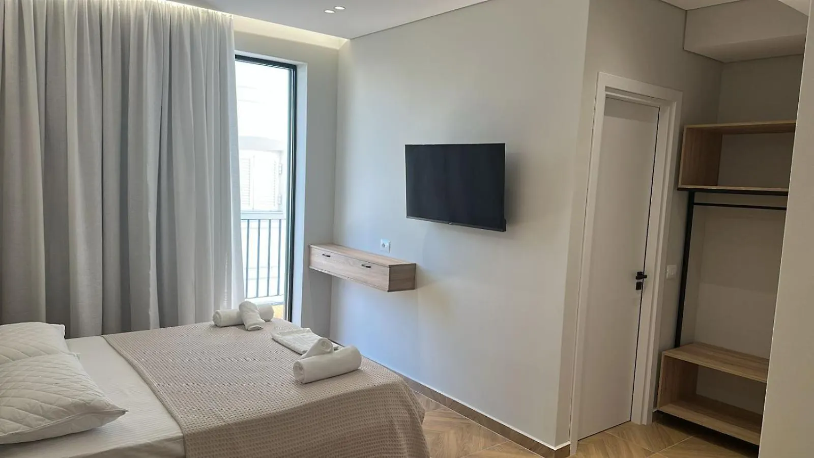 Hotel Parid Ksamil 4*,  Albania